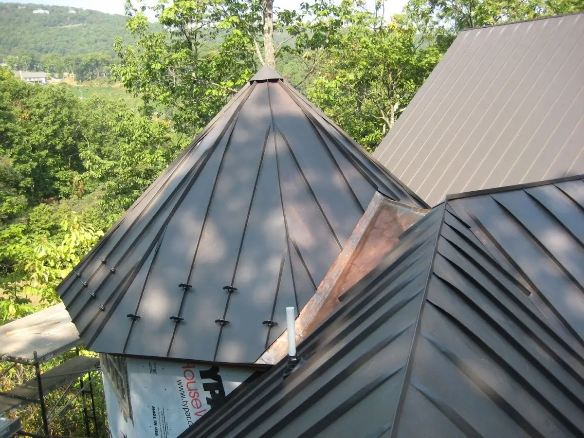 Professional Roof Tarp Installation by Craftsman Roofing in Milano